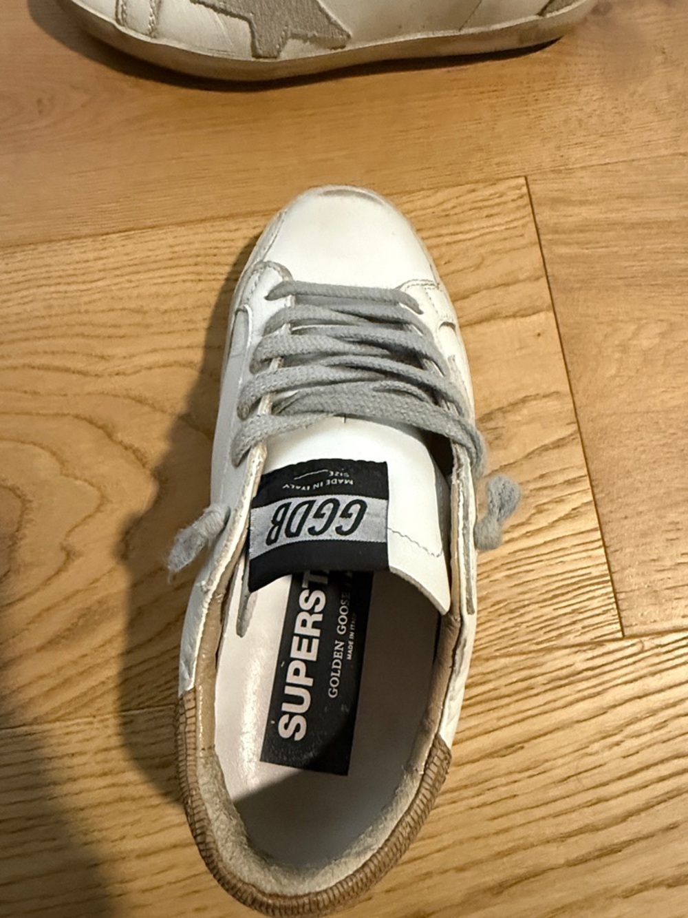 Golden Goose White Leather Sneakers with Gray Star and Laces - Picture 2 of 10
